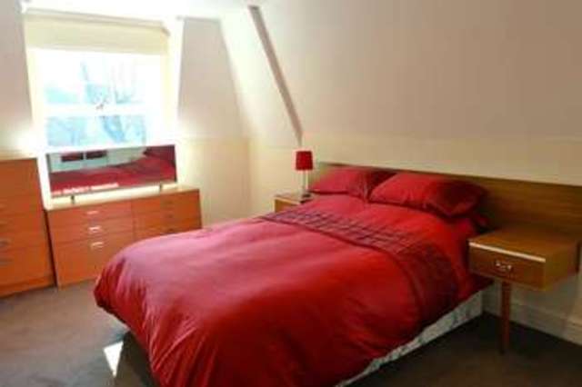  Image of 1 bedroom Apartment to rent in Reading Road Wokingham RG41 at Reading Road Wokingham Eastheath, RG41 1AB