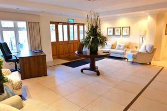  Image of 1 bedroom Apartment to rent in Reading Road Wokingham RG41 at Reading Road Wokingham Eastheath, RG41 1AB