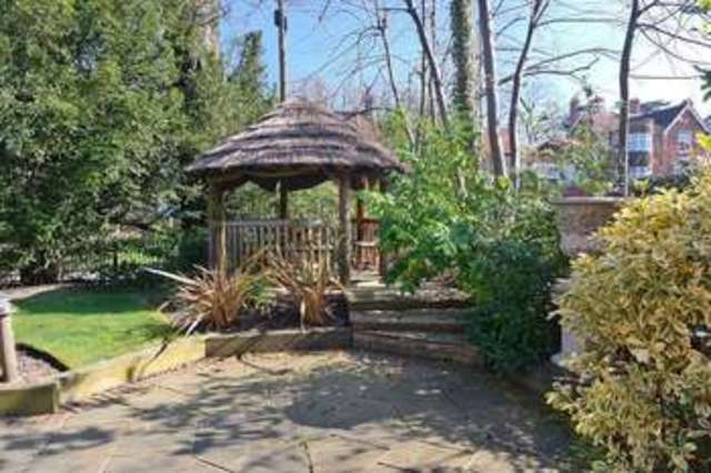  Image of 1 bedroom Apartment to rent in Reading Road Wokingham RG41 at Reading Road Wokingham Eastheath, RG41 1AB