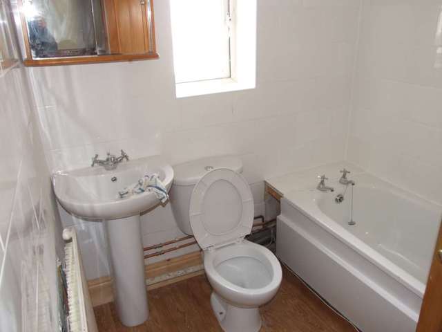  Image of 6 bedroom Detached house to rent in Inverness Place Cardiff CF24 at Inverness Place Roath Cardiff, CF24 4SA