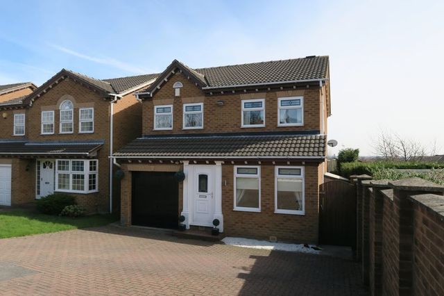 Image of 4 bedroom Detached house for sale in Jakeman Fold Tingley Wakefield WF3 at Jakeman Fold Tingley Wakefield, WF3 1SY