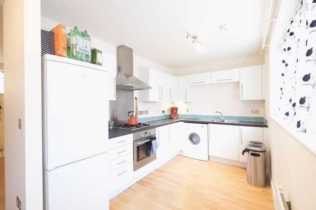  Image of 1 bedroom Flat for sale in Kings Arms Court London E1 at Kings Arms Court  London, E1 1AQ