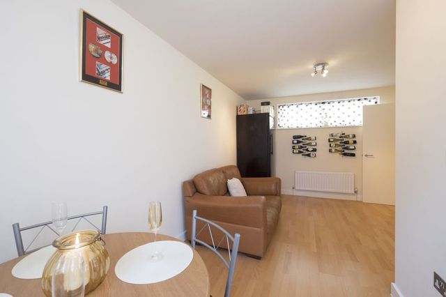  Image of 1 bedroom Flat for sale in Kings Arms Court London E1 at Kings Arms Court  London, E1 1AQ