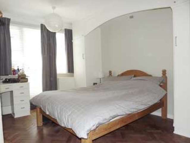  Image of 2 bedroom Flat for sale in Kings Keep Beaufort Road Kingston upon Thames KT1 at Beaufort Road Kingston Kingston upon Thames, KT1 2HP