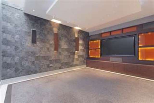  Image of 4 bedroom Property to rent in Kings Road London SW10 at London, SW10 0LF