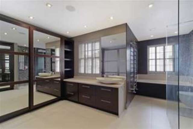  Image of 4 bedroom Property to rent in Kings Road London SW10 at London, SW10 0LF