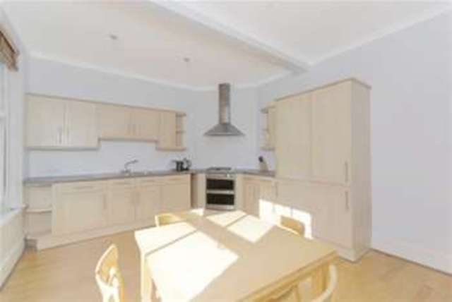  Image of 2 bedroom Flat to rent in Kings Road London SW3 at London, SW3 5ET