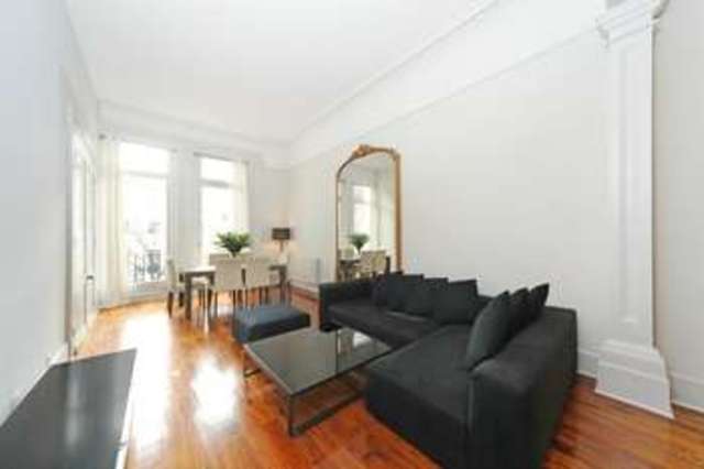  Image of 1 bedroom Flat to rent in Ladbroke Gardens London W11 at Ladbroke Gardens  London, W11 2PT