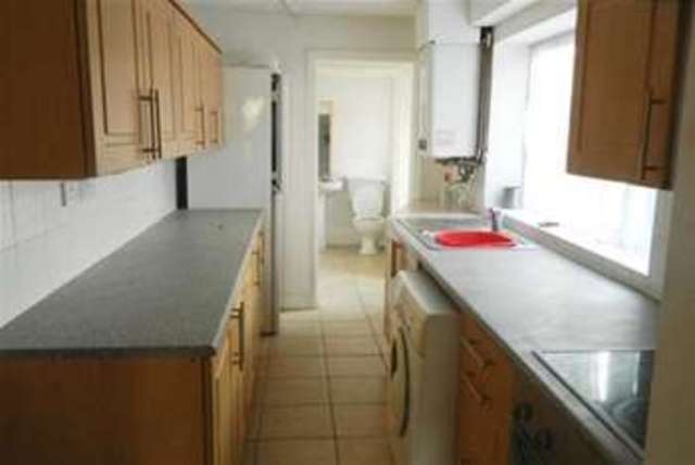  Image of 3 bedroom Detached house to rent in Lamcote Grove Nottingham NG2 at Nottingham, NG2 2GY