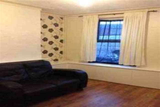  Image of 3 bedroom Detached house to rent in Lamcote Grove Nottingham NG2 at Nottingham, NG2 2GY