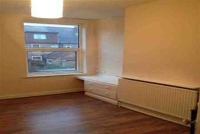  Image of 3 bedroom Detached house to rent in Lamcote Grove Nottingham NG2 at Nottingham, NG2 2GY