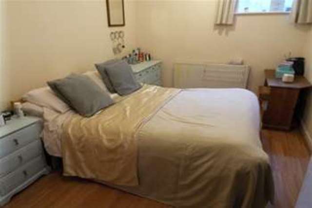  Image of 1 bedroom Flat to rent in Wimborne Road Winton Bournemouth BH2 at Bournemouth, BH2 6NG