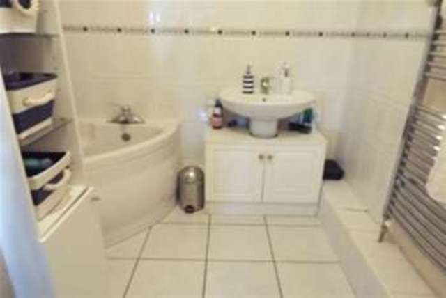  Image of 1 bedroom Flat to rent in Wimborne Road Winton Bournemouth BH2 at Bournemouth, BH2 6NG