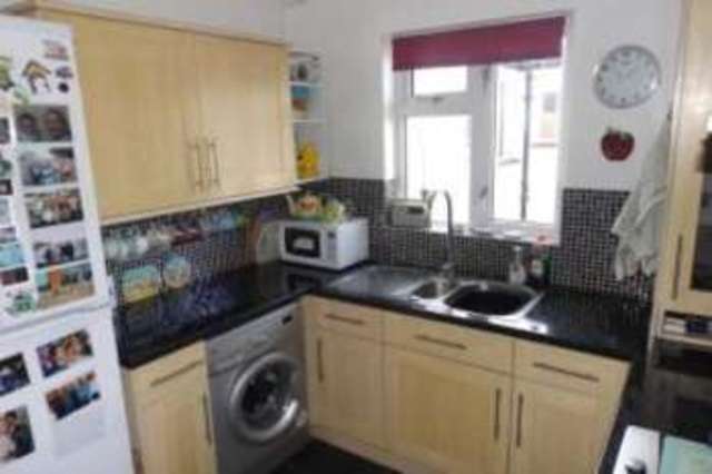  Image of 3 bedroom Flat for sale in London Road Leigh-on-Sea SS9 at Leigh-on-Sea Essex Leigh-on-Sea, SS9 2SY