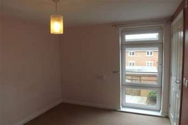  Image of 2 bedroom Flat to rent in Little Hackets Havant PO9 at Havant, PO9 5AU