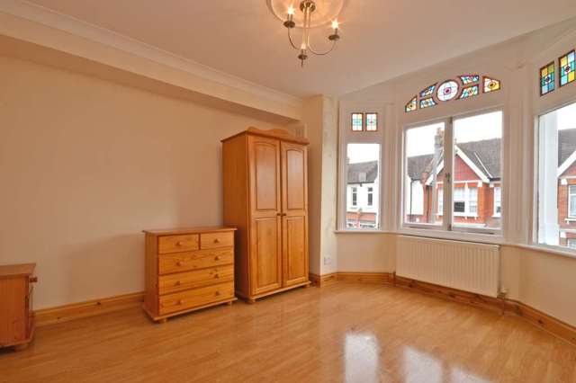  Image of 1 bedroom Flat to rent in Lucien Road London SW17 at Lucien Road  London, SW17 8HS