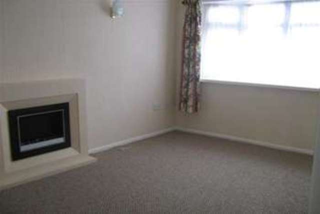  Image of 2 bedroom Bungalow to rent in Magnolia Avenue Weston-super-Mare BS22 at Weston-super-Mare, BS22 6RG