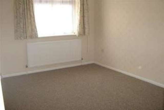  Image of 2 bedroom Bungalow to rent in Magnolia Avenue Weston-super-Mare BS22 at Weston-super-Mare, BS22 6RG