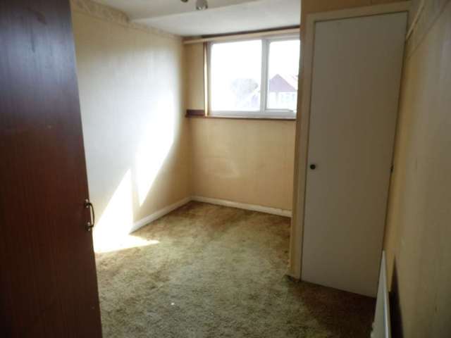  Image of 3 bedroom Terraced house for sale in Manor Road Benfleet SS7 at Manor Road  Benfleet, SS7 4HU