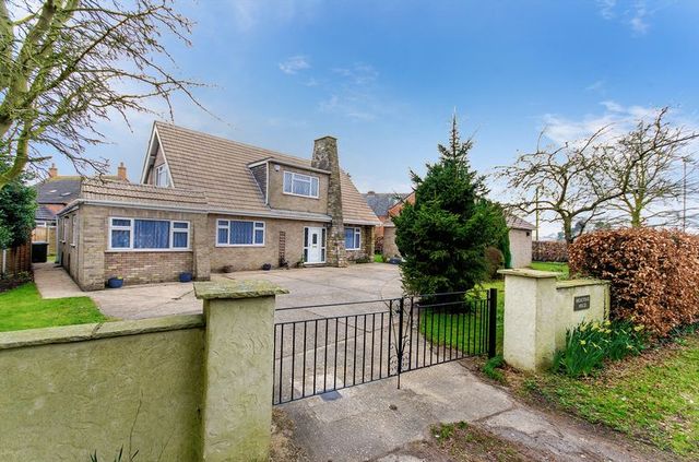  Image of 4 bedroom Detached house for sale in Mareham Road Horncastle LN9 at Mareham Road  Horncastle, LN9 6HA