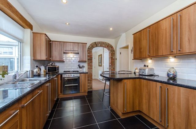  Image of 4 bedroom Detached house for sale in Mareham Road Horncastle LN9 at Mareham Road  Horncastle, LN9 6HA