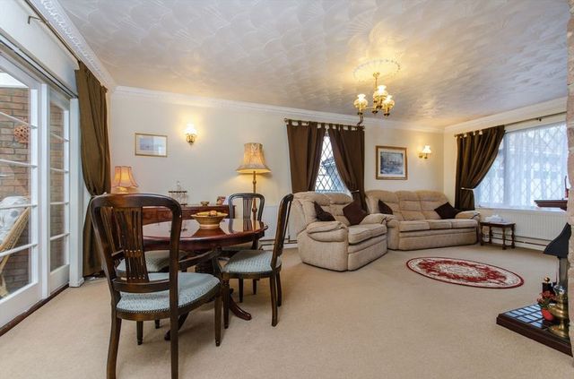  Image of 4 bedroom Detached house for sale in Mareham Road Horncastle LN9 at Mareham Road  Horncastle, LN9 6HA