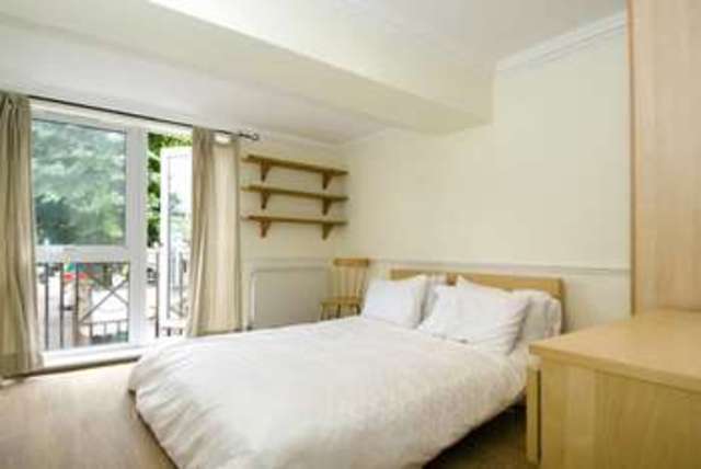  Image of 2 bedroom Flat to rent in Melrose Gardens London W6 at Melrose House  Melrose Gardens, W6 7RW