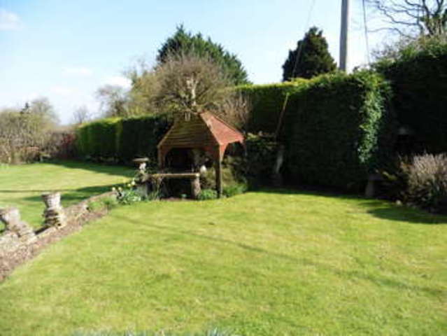  Image of 4 bedroom Detached house for sale in Worton Road Middle Barton Chipping Norton OX7 at Middle Barton  Oxfordshire, OX7 7EE