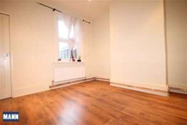  Image of 3 bedroom Terraced house to rent in Milton Street Swanscombe DA10 at Swanscombe, DA10 0DQ