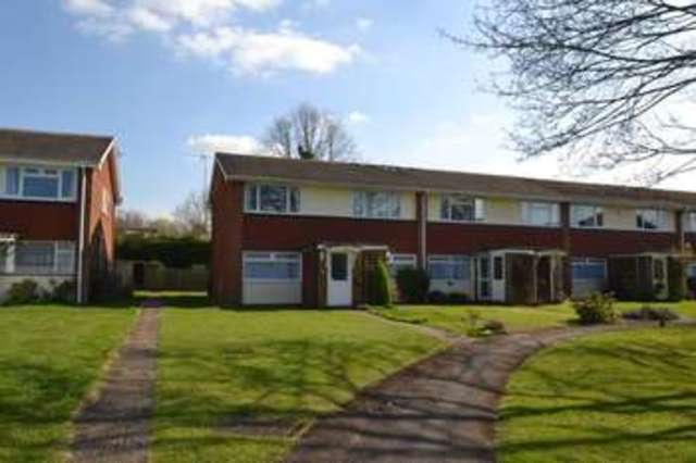  Image of 2 bedroom Maisonette to rent in Moat Court Ashtead KT21 at Moat Court  Ashtead, KT21 2BL