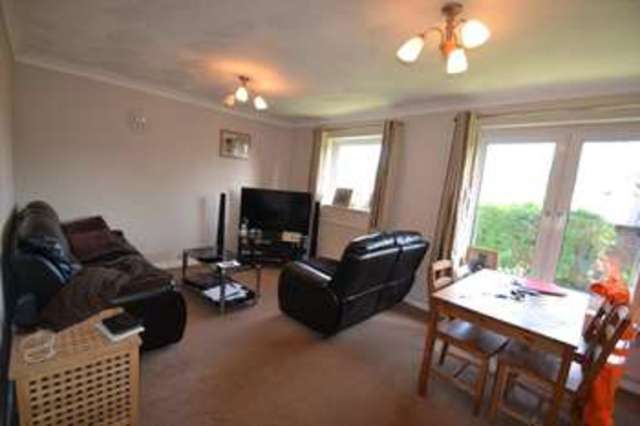  Image of 2 bedroom Maisonette to rent in Moat Court Ashtead KT21 at Moat Court  Ashtead, KT21 2BL