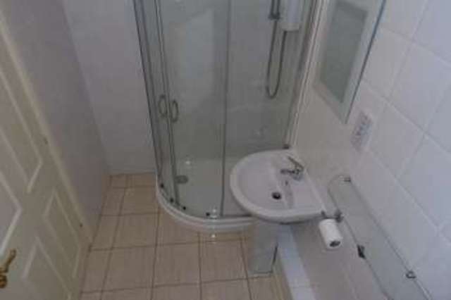  Image of 2 bedroom Flat to rent in Moorcroft Ossett WF5 at Ossett Ossett, WF5 9JL