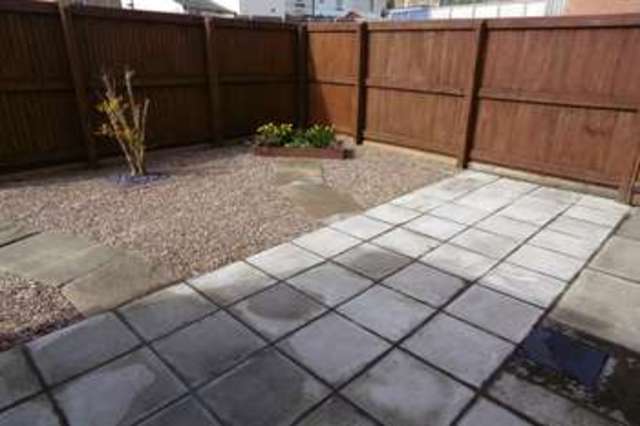 Image of 2 bedroom Flat to rent in Moorcroft Ossett WF5 at Ossett Ossett, WF5 9JL