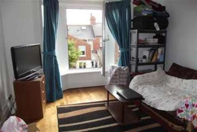  Image of 1 bedroom Flat to rent in Mount Pleasant Road Exeter EX4 at Exeter, EX4 7AD