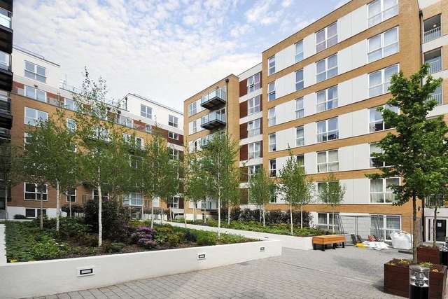  Image of 1 bedroom Apartment to rent in Bromyard Avenue London W3 at Bromyard Avenue Acton London, W3 7FL