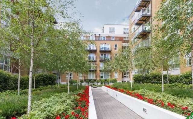  Image of 1 bedroom Apartment to rent in Bromyard Avenue London W3 at Bromyard Avenue Acton London, W3 7FL