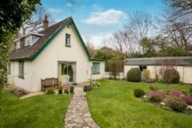  Image of 3 bedroom Bungalow for sale in Brook Avenue New Milton BH25 at New Milton Hampshire New Milton, BH25 5HD