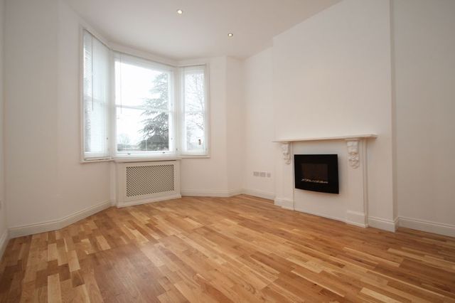 Image of 1 bedroom Flat to rent in Bramber Road London W14 at Bramber Road West Kensington London, W14 9PB
