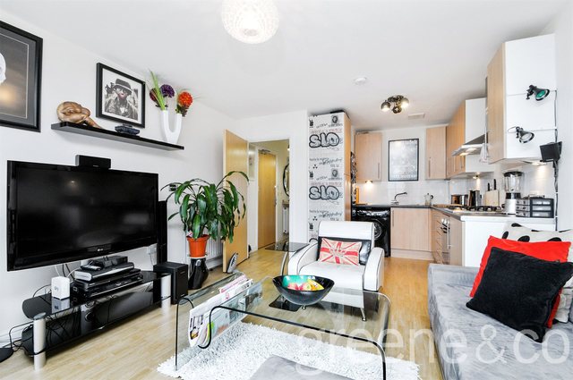  Image of 2 bedroom Flat to rent in New Road London E1 at Whitechapel  Stepney Green, E1 1AL