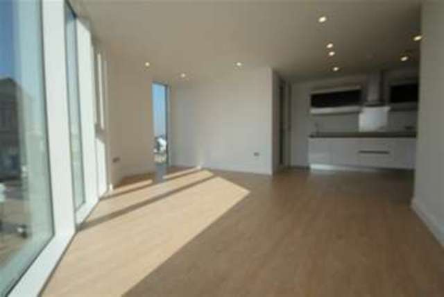  Image of 2 bedroom Flat to rent in St. James