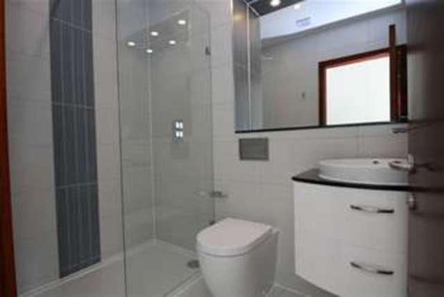  Image of 2 bedroom Flat to rent in St. James