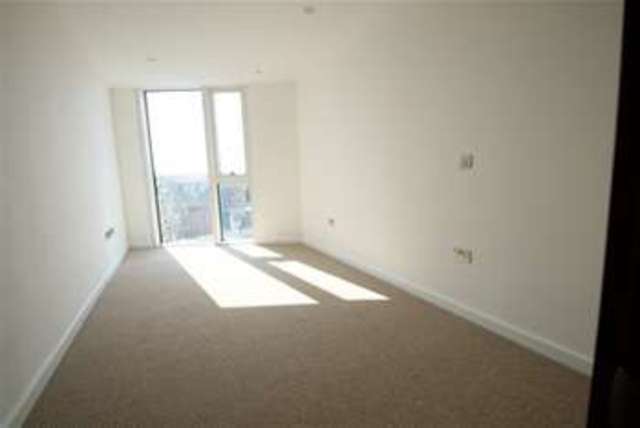  Image of 2 bedroom Flat to rent in St. James