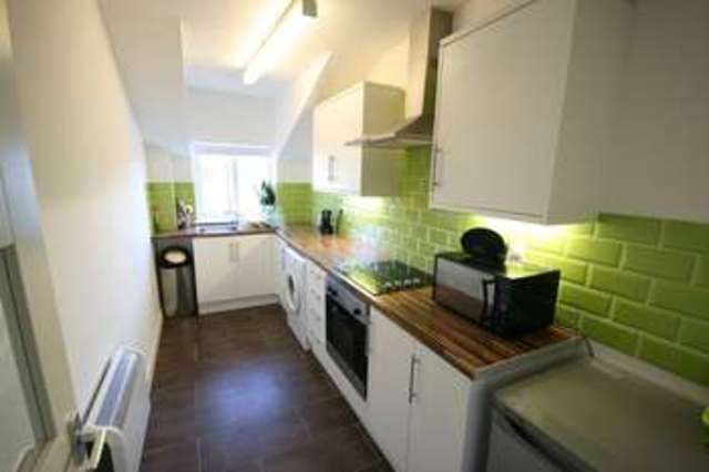  Image of 2 bedroom Flat to rent in Hele Road Torquay TQ2 at Torquay Devon Barton, TQ2 7PX