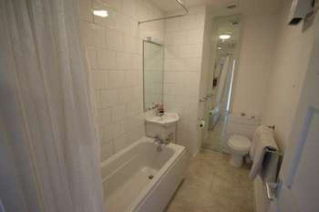  Image of 2 bedroom Flat to rent in Hele Road Torquay TQ2 at Torquay Devon Barton, TQ2 7PX
