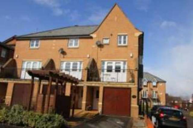  Image of 3 bedroom Town House for sale in Nightingale Close Chesterfield S41 at Chesterfield Derbyshire Newbold, S41 7NU