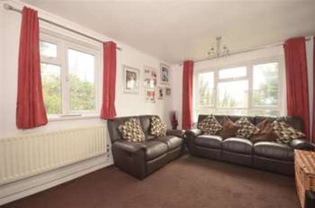  Image of 2 bedroom Flat for sale in North Street Carshalton SM5 at Carshalton Surrey Carshalton, SM5 2HT