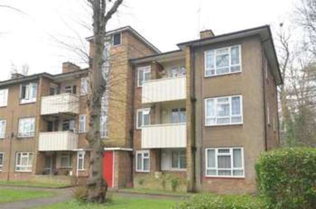  Image of 2 bedroom Flat for sale in North Street Carshalton SM5 at Carshalton Surrey Carshalton, SM5 2HT