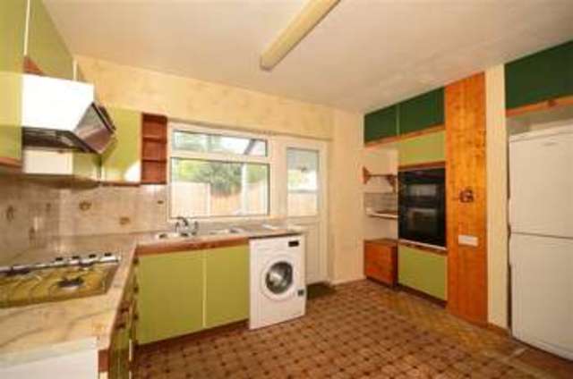  Image of 2 bedroom Bungalow for sale in Oakwood Road Maidstone ME16 at Maidstone Kent Maidstone, ME16 8AL