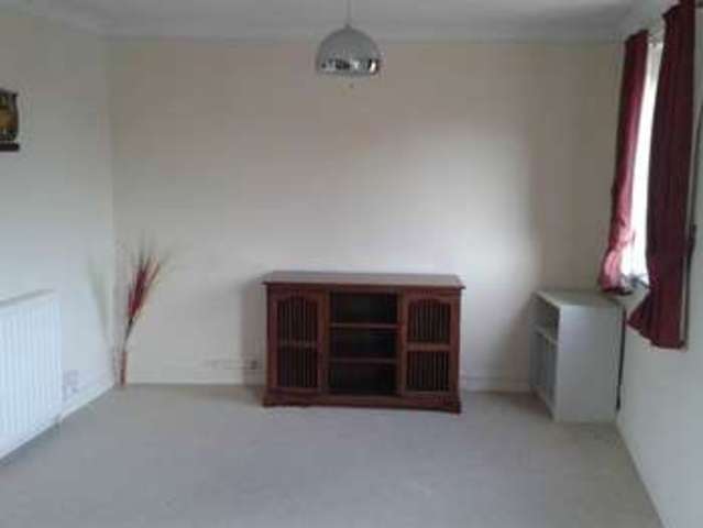 Image of 3 bedroom Flat to rent in Oken Court Warwick CV34 at Warwick  Warwick, CV34 4DF