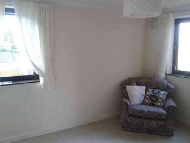  Image of 3 bedroom Flat to rent in Oken Court Warwick CV34 at Warwick  Warwick, CV34 4DF